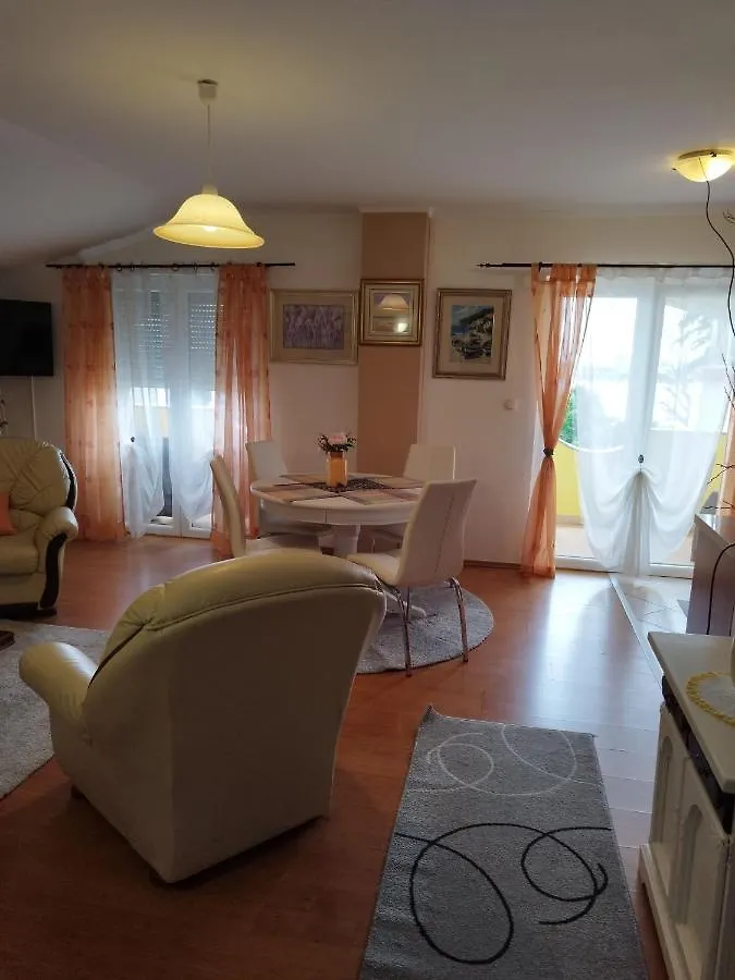 Apartments And Rooms Punta Umag Guest house