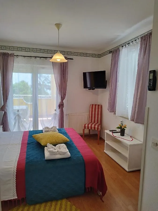 Apartments And Rooms Punta Umag Guest house