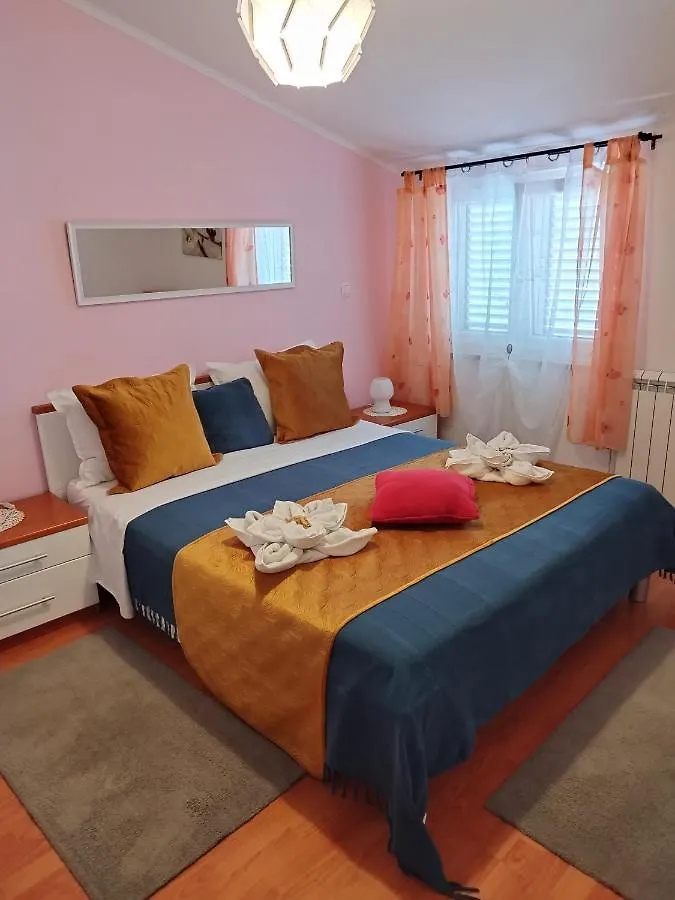 Apartments And Rooms Punta Umag Guest house